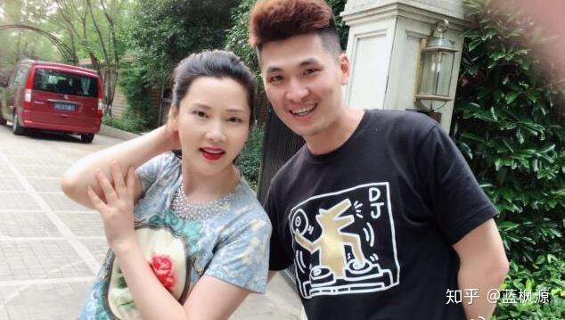 据悉,虎子的大名是"何啸风",现在已经是个20多岁的大小伙子了,虽然儿