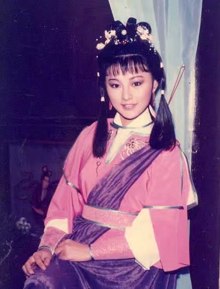 因长得太美一炮而红嫁百亿富豪竟出轨干儿子被捉后语出惊人