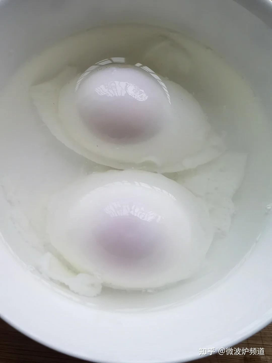 5或者1:1的比例加水搅拌均匀,有条件可以过筛;2,微波炉蒸鸡蛋的器皿