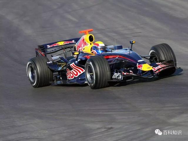 halof1赛车上的神秘人字拖