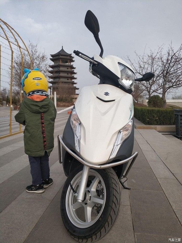 终提口水车,白色高配铃木uu125t-2