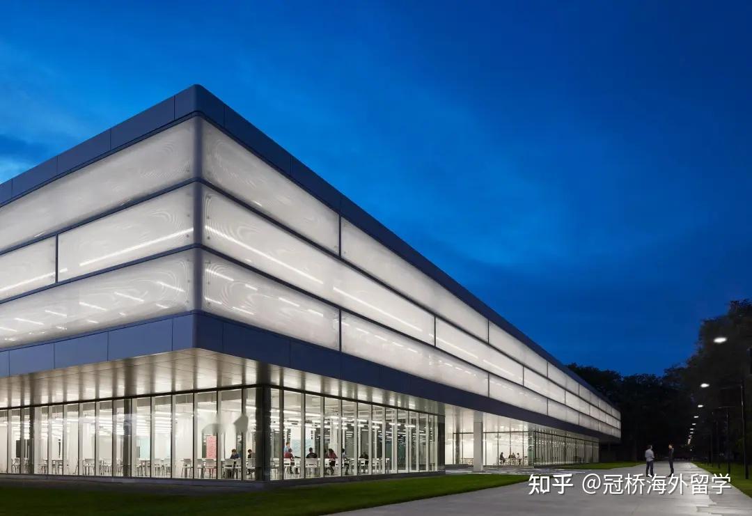 冠桥留学:高考之后留学美国还来得及?