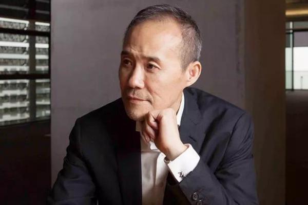 华商韬略主编毕亚军曾这样回忆当年独家专访张跃的情形"身材矮小