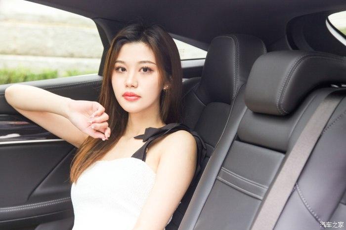 媳妇当车模三月三日天气新响水湖边有丽人