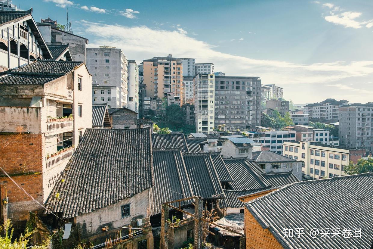 登云梯长街观长江日暮新旧之间的石柱西沱古镇让人心生感慨