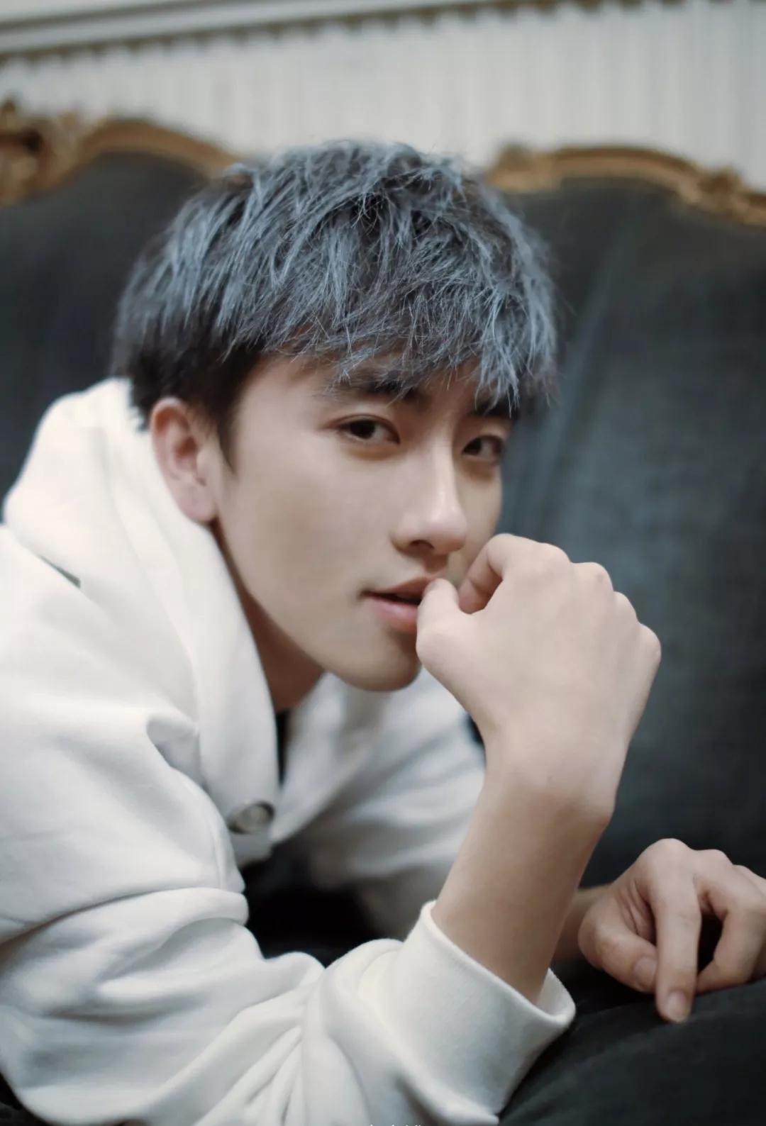 实力小鲜肉舟奕博主唱快乐同盟中学生艺术盛典主题曲我