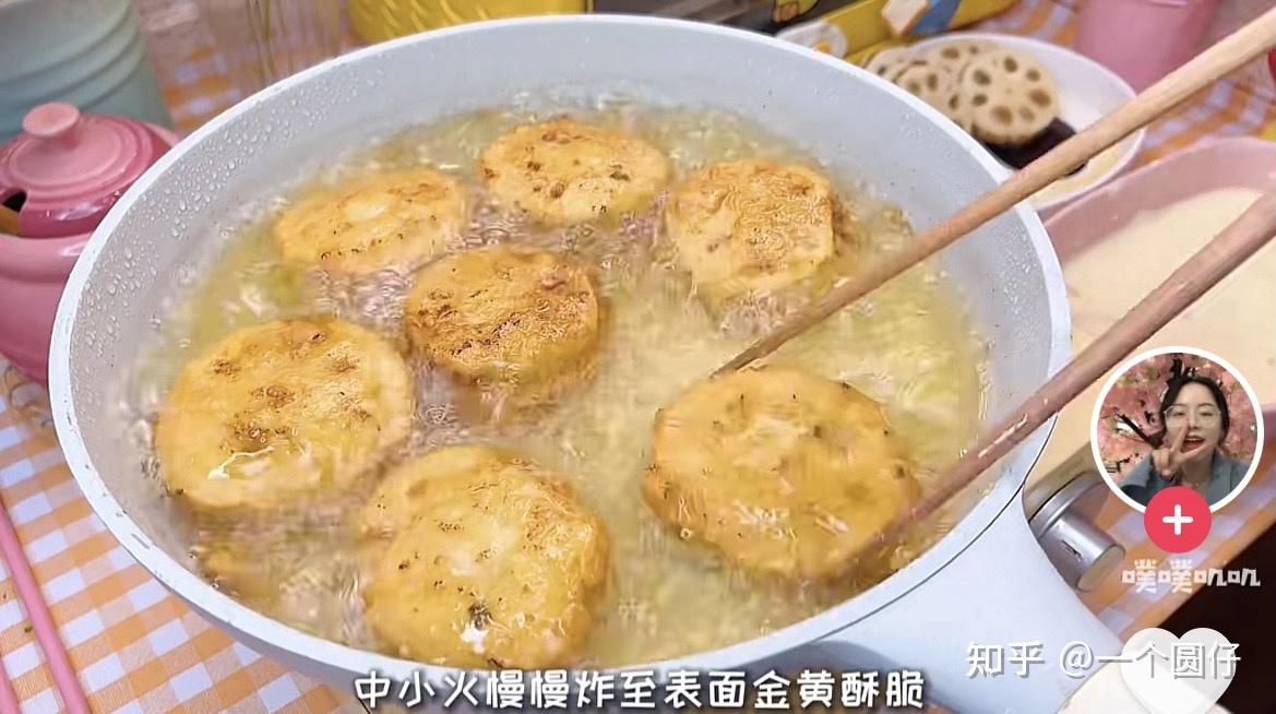 抖音千万美食网红噗噗叽叽为啥要天天在家吃路边摊