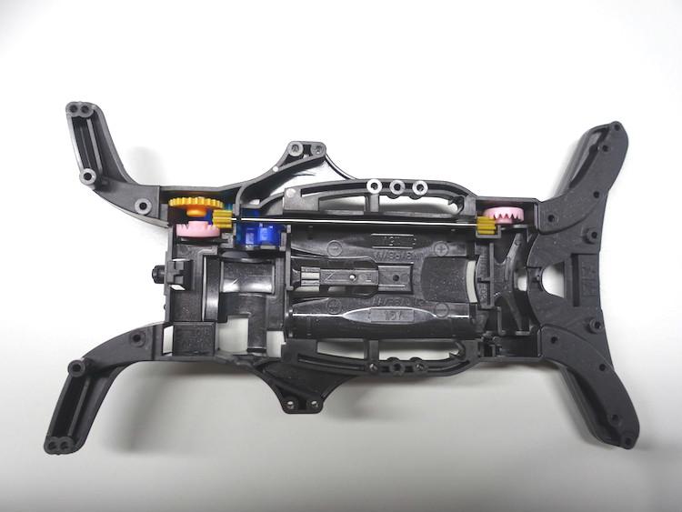 我首先拼装的是传动齿轮组.