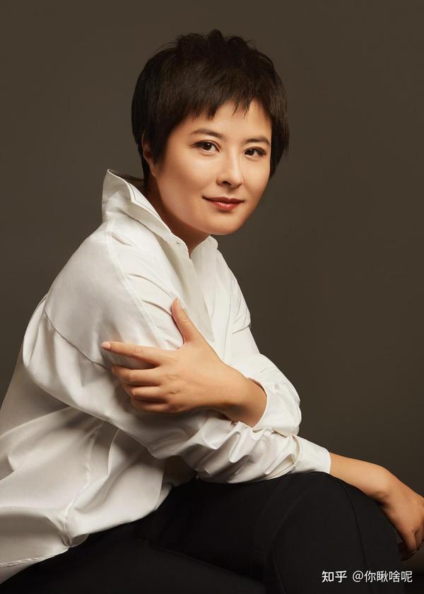 张泉灵：我这辈子最正确的决定，就是为大18岁的高官丈夫生儿子 - 知乎