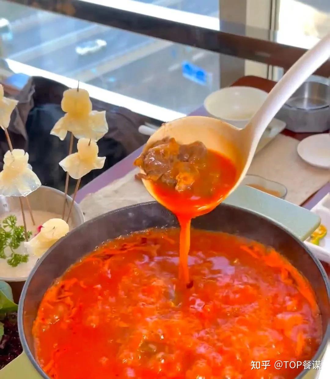 锅底里面飘枸杞！年轻人爱上主打养生的喝汤火锅？ - 知乎