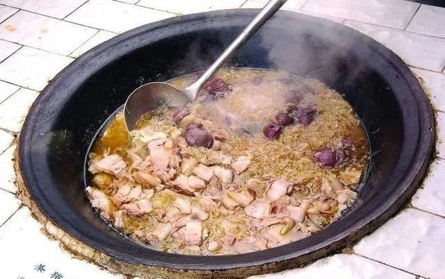 风箱,灶膛烟火那时候家里的饭菜就做好了太阳下山日出而作日落而