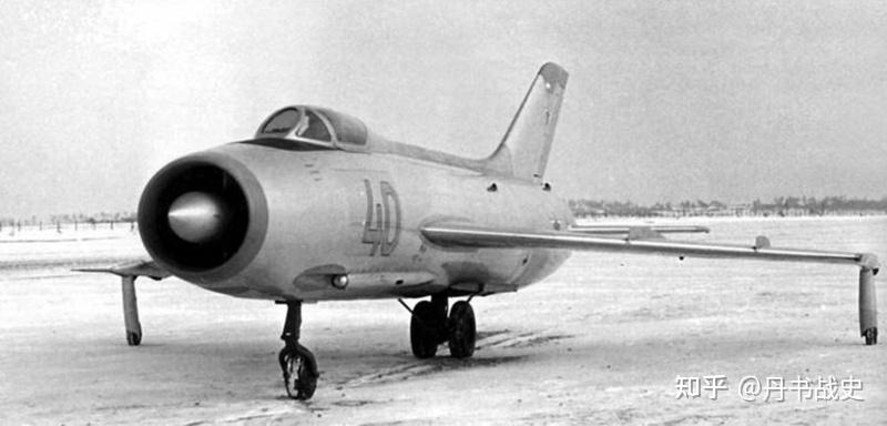 莫名其妙输给米格21让人遗憾的雅克140战机