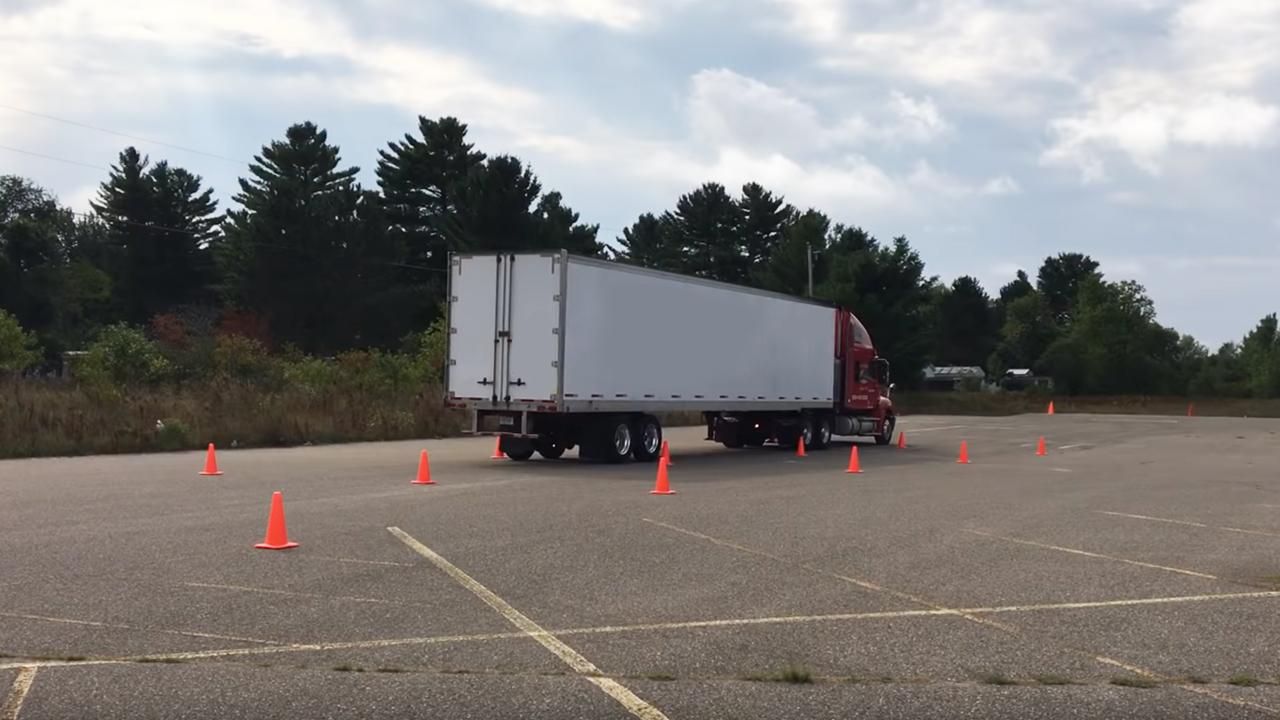 半挂车倒车技巧老司机教你一次到位