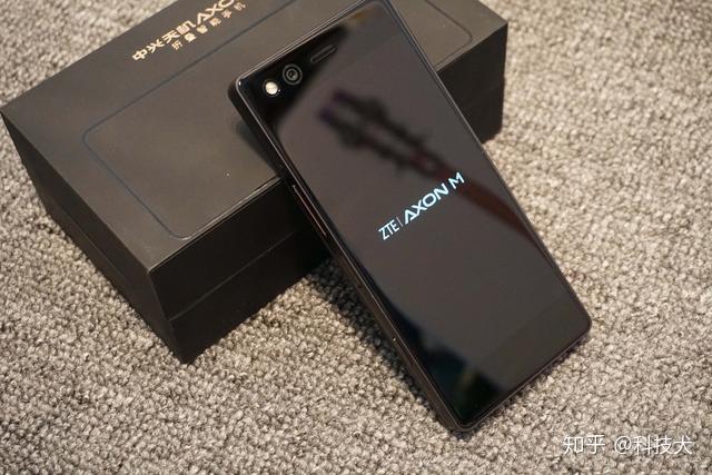中兴天机axonm上手体验折叠屏手机有点意思