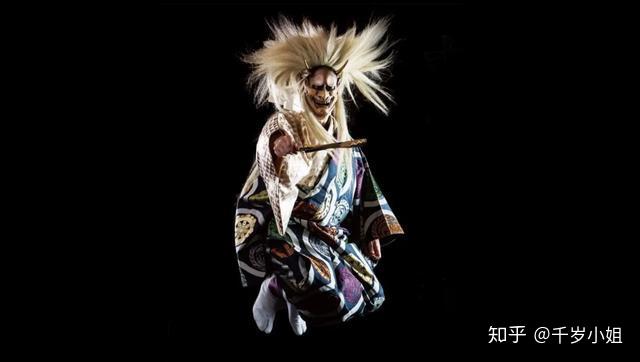 般若之面一般分为三种:白般若,赤般若以及黑般若;白般若代表的是如六