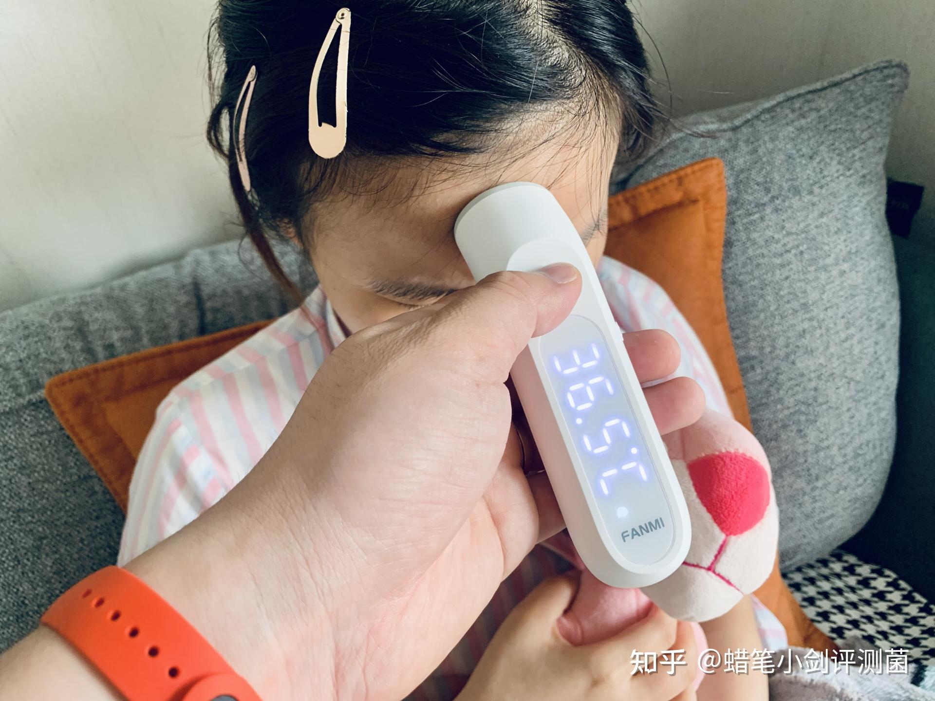 体温物温多模测取高颜值便捷卫生的凡米双用额温枪体验
