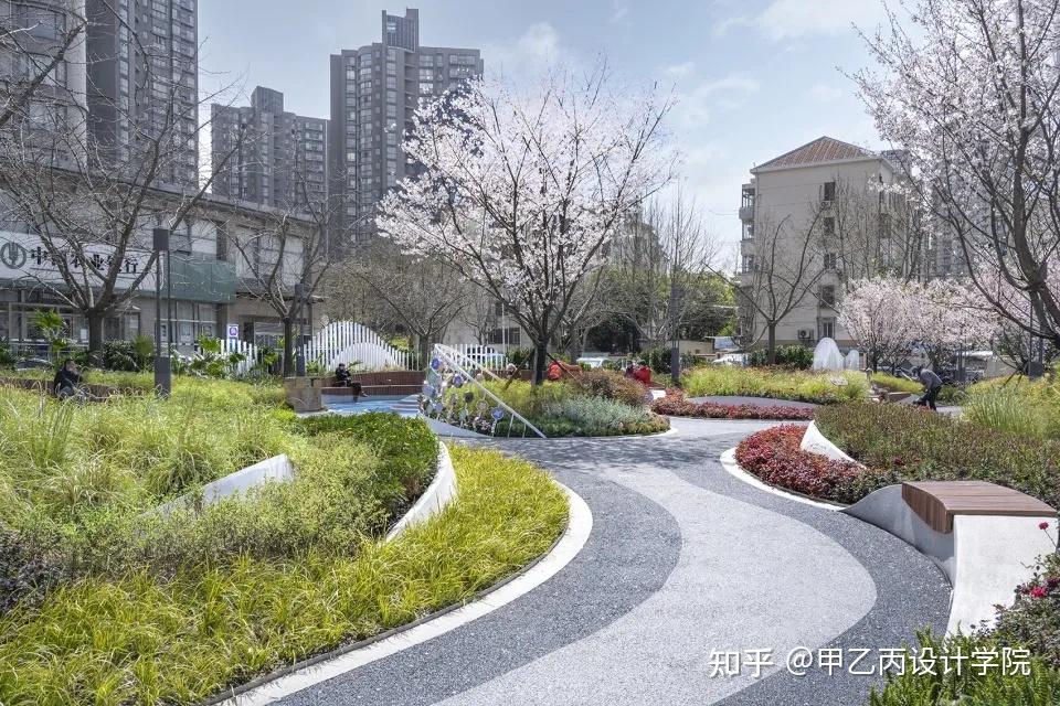 高新量子口袋公园设计:10design 十作设计场地位于高新区南开景阳小学