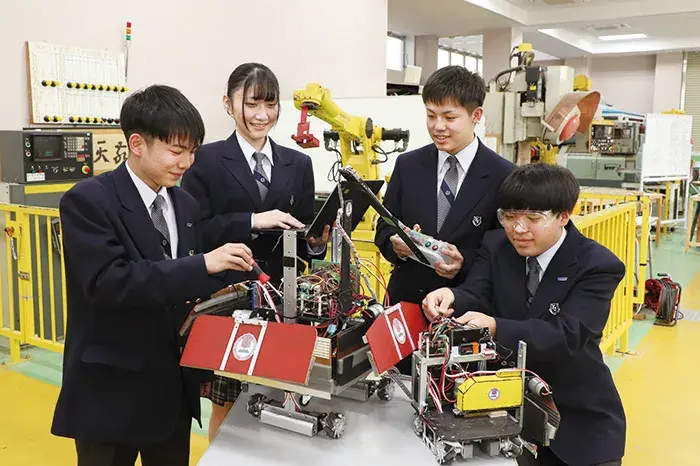 鹿儿岛情报高中举行入学仪式