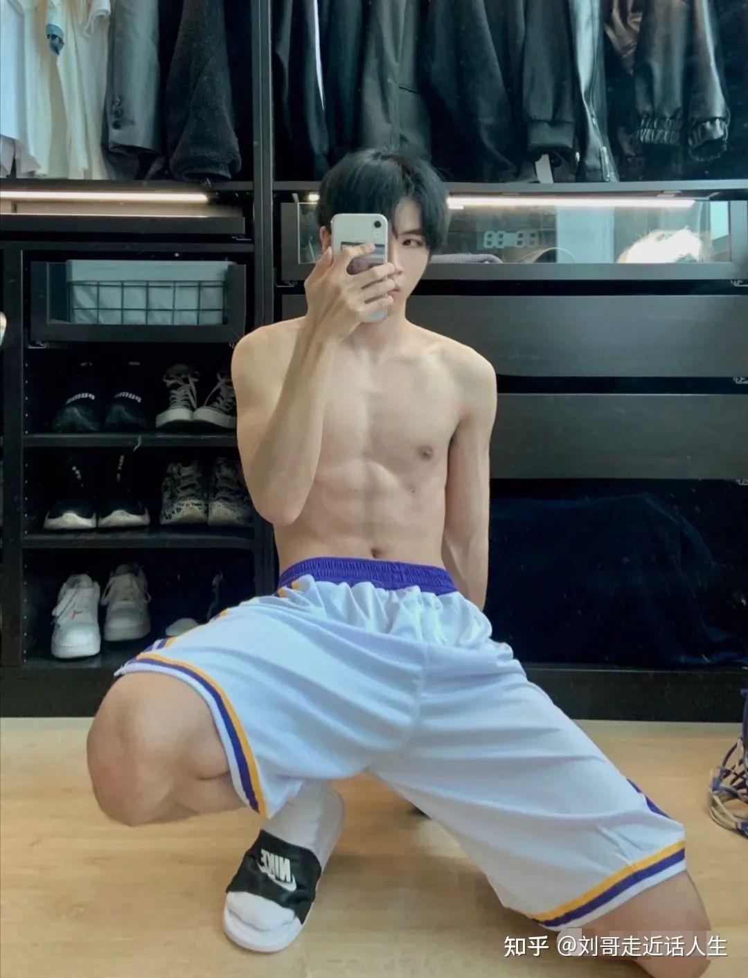 为什么长腿白袜体育生更具吸引力？ - 知乎