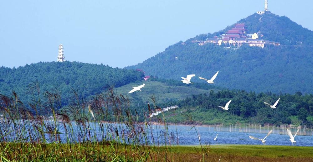 空氣很清新的仙山湖風景區欣賞美麗景色低音號旅遊