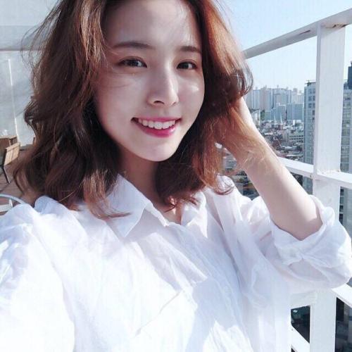 文静的女生很难撩 v2-35e07baeea88625be5773e40d6b56e46_1440w.jpg?source=172ae18b