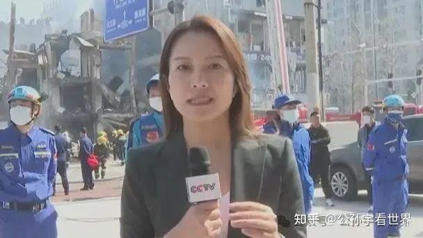 据网传视频显示,总台记者杨海灵在燃爆事故的核心现场开展直播报道.