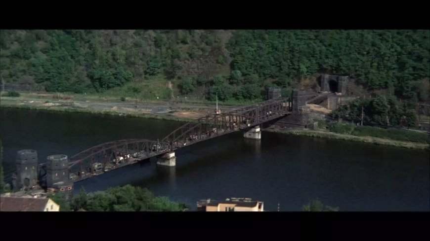 美国二战电影《雷玛根大桥》老片新看