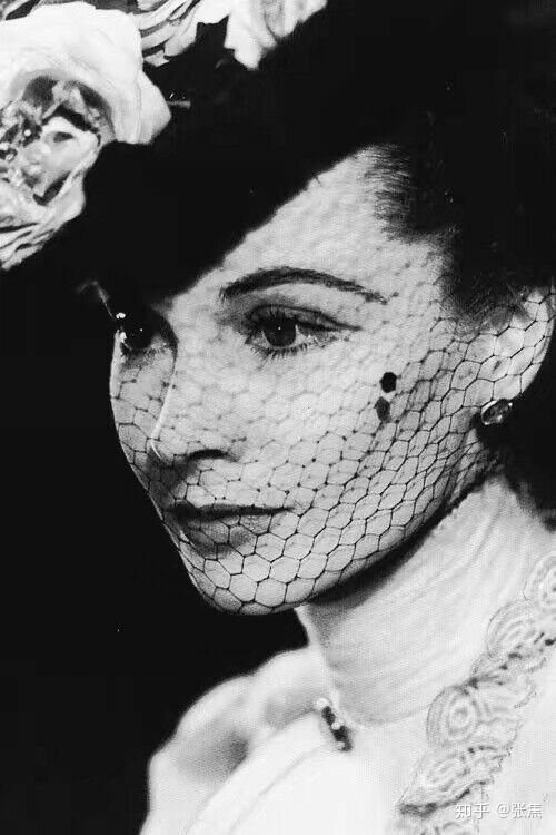 丽 vivien leigh忘记她得了不优雅的精神疾病,忘记她与劳伦斯*奥利弗