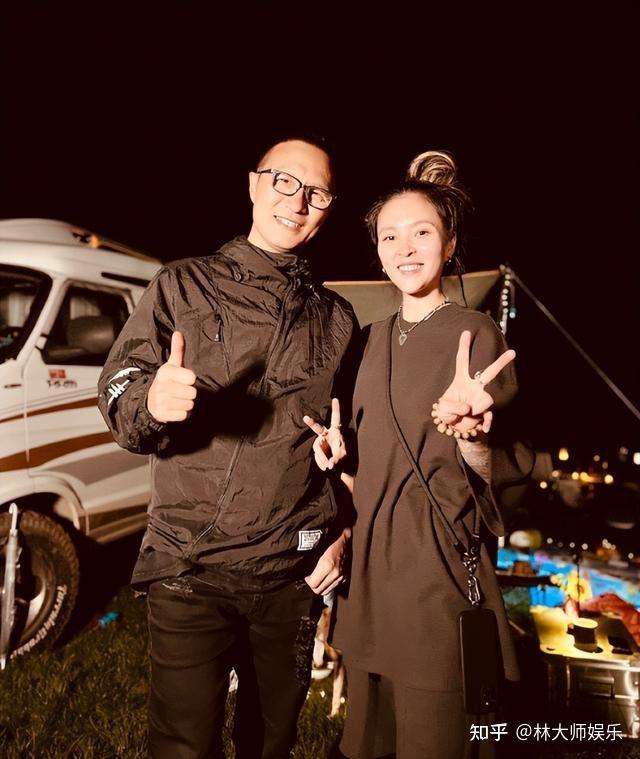 张恒远去世两月后,汪峰亲自为毕夏庆生,怀抱神秘小女孩令人好奇 - 知乎