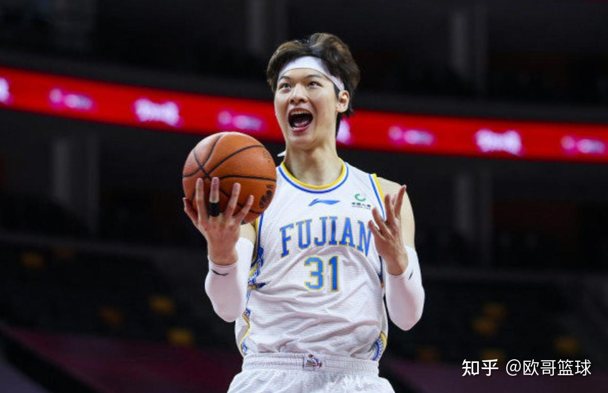 王哲林本人而言,已经27岁的他,如果真的要在这个尴尬的年龄去nba闯荡