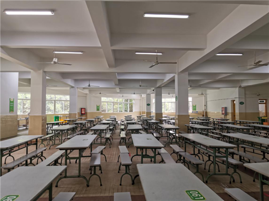 陈华忠基本情况成都树德中学博瑞实验学校是一所民办性质学校,是树德