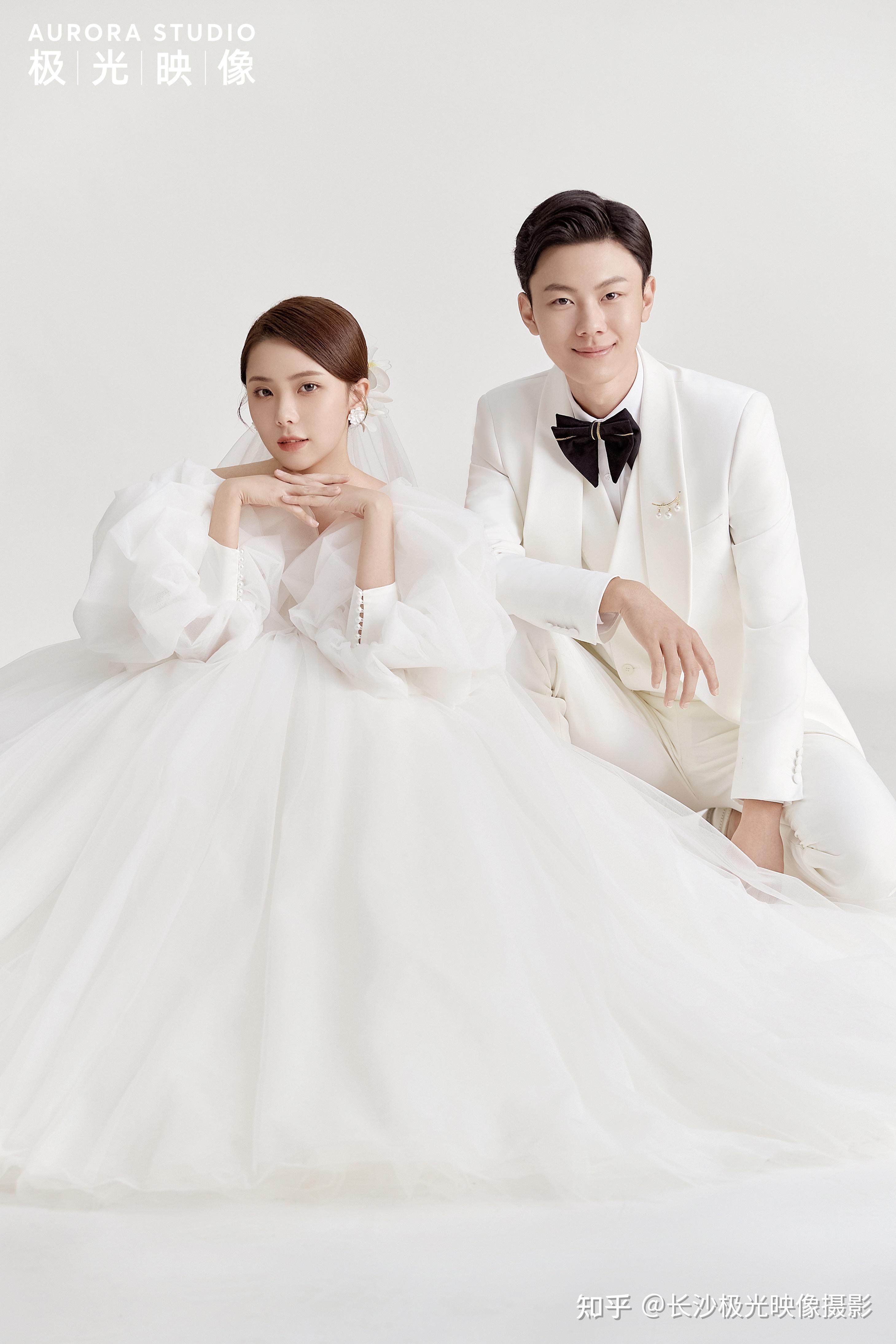 婚纱照极简风怎么拍才好看简约不失端庄呢