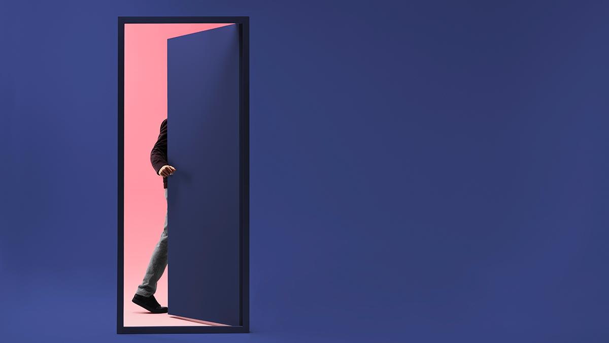 避免打断：在别人讲话时尊重他们，不要打断他们，耐心等到他们说完再发表意见。(你应该避免打断别人的话)