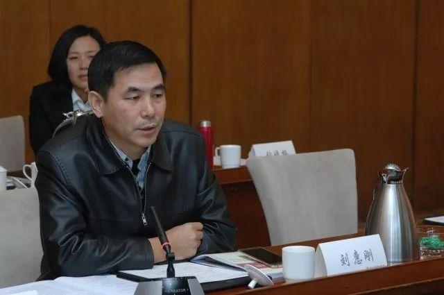 北京法院举办首届审判业务专家暨信息技术专家研讨会