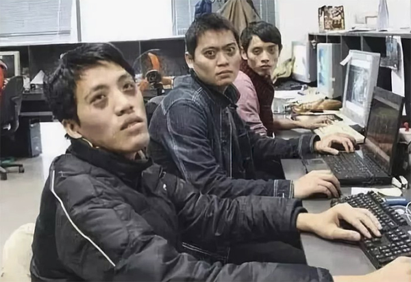 本可由"憔悴"一词代替的"累丑"突然走红,是否反映