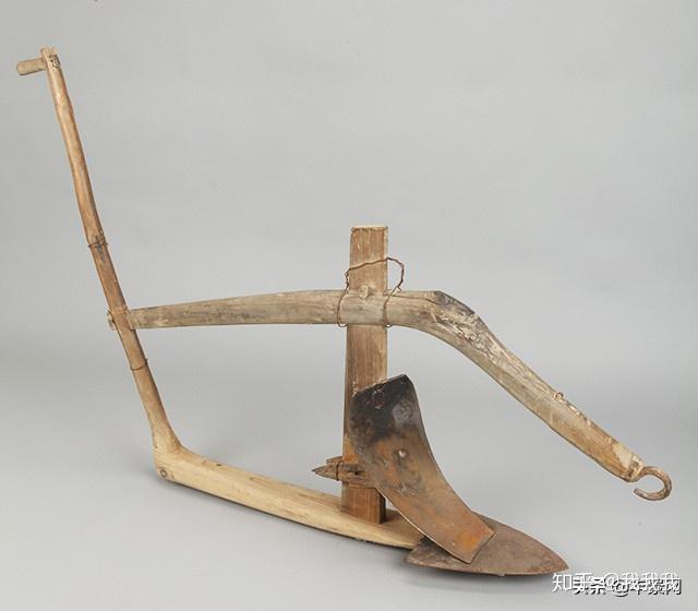 隋唐时期的耕地农具——轩辕犁我们现在使用的拖拉机犁木耙西汉条播机