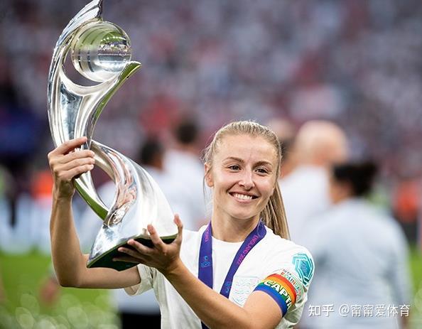 英格兰女足队长莉娅威廉森这场比赛改变了整个社会希望大家都去看女足