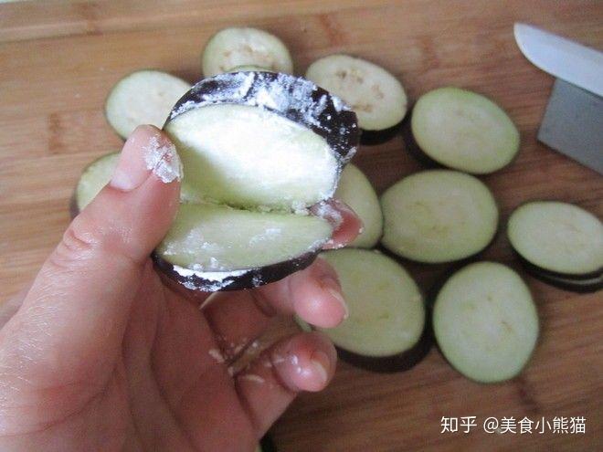 教你在家做香煎茄盒的家常做法，这样做的茄盒外酥里嫩，超级好吃 - 知乎