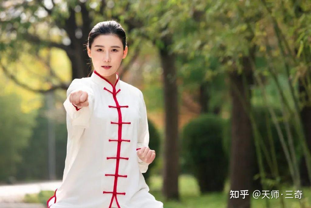 算命女人阳气重好吗知乎(女命八字阳气重的人有哪些特征)