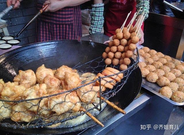 一,小摊贩的油炸食物