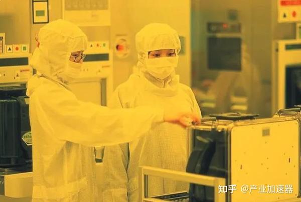 为何半导体无尘室都采用黄光?原来影响芯片关键步骤 - 知乎