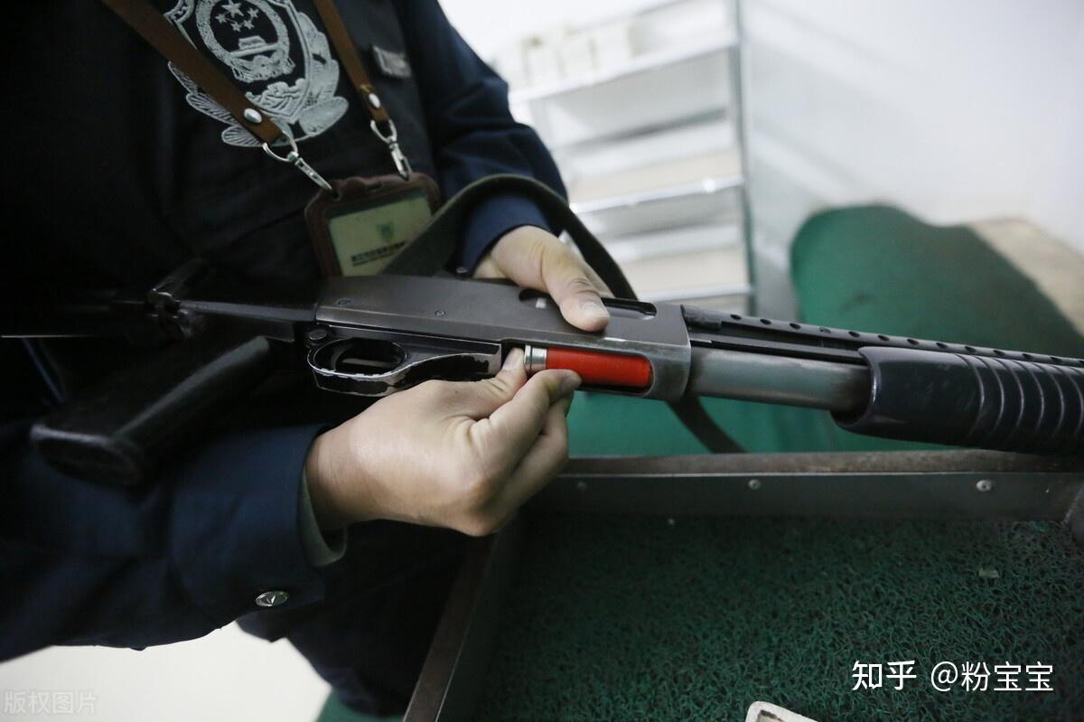 为什么运钞车上的押运员只使用散弹枪