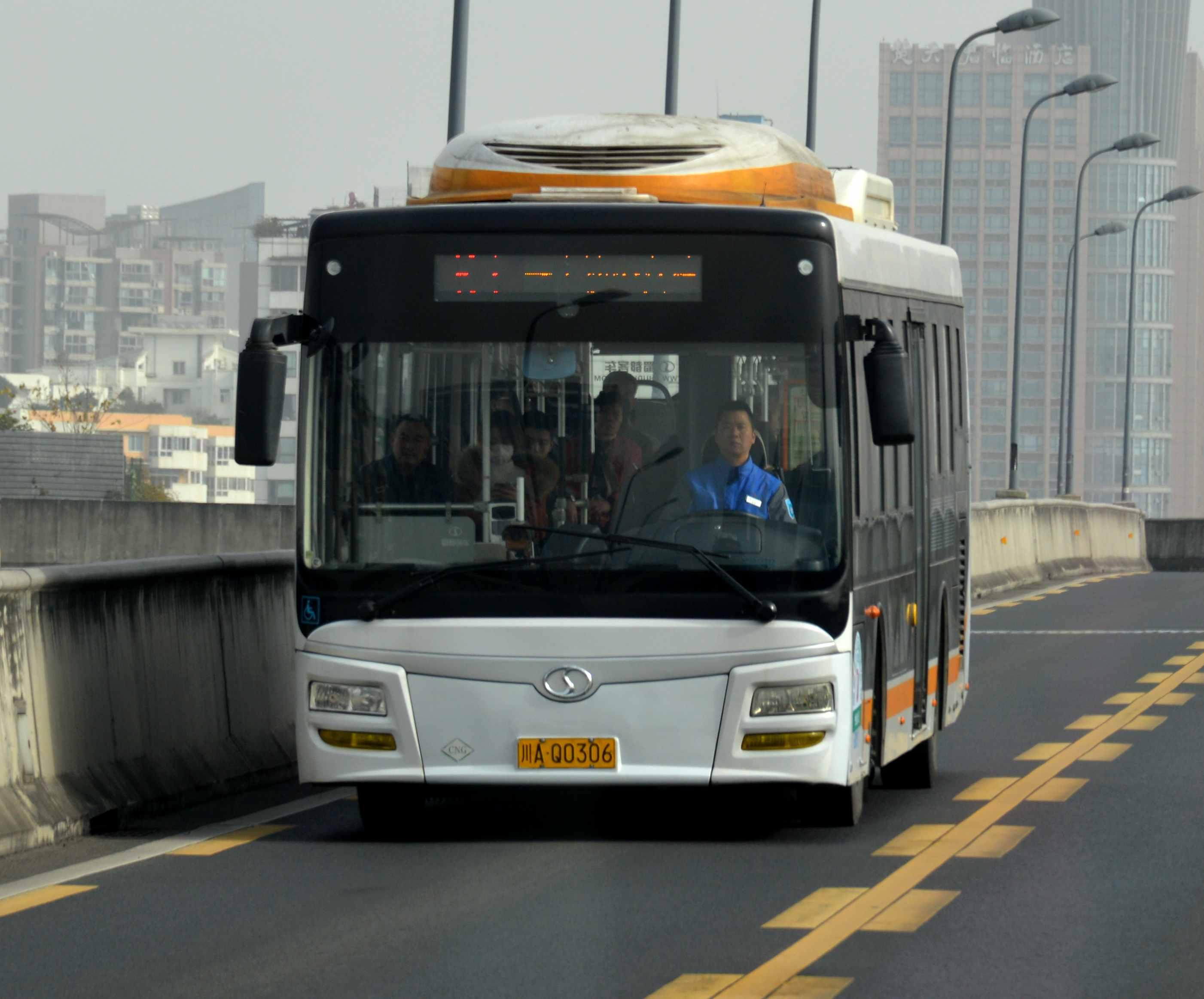 再休息快速公交以金沙公交站为起点,k1为二环内环线,k2为外环线,据