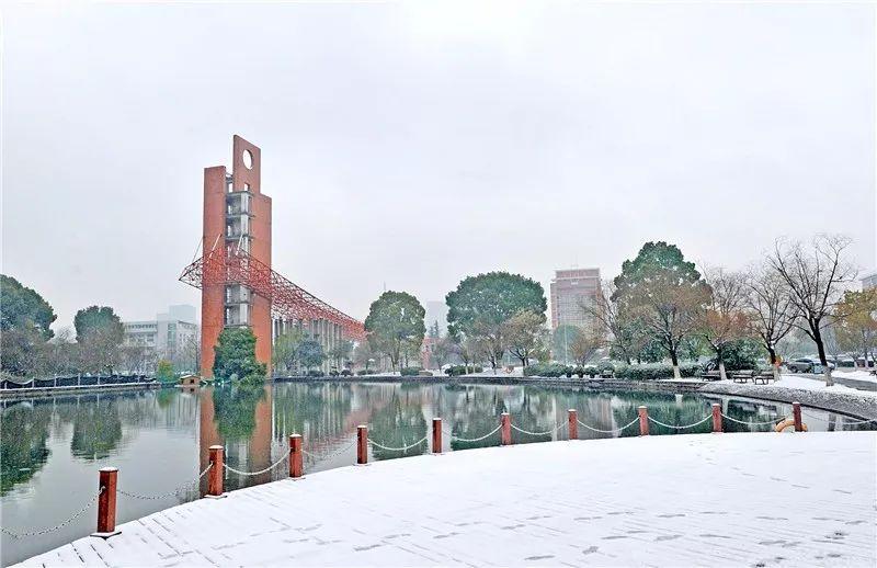 山东建筑大学雪景图片