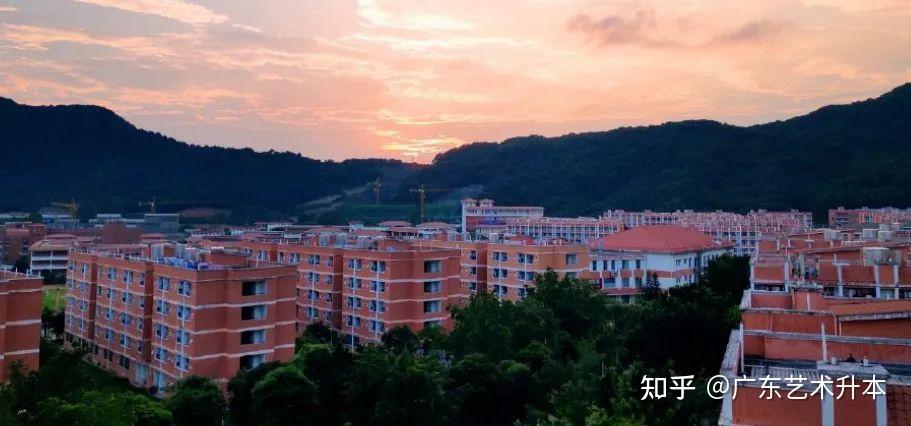 南方学院)为经教育部批准设立的综合性应用型普通本科高等学校,是广东
