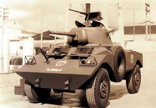 rodas,简称crr)"的4×4装甲车,该车在m8灰狗的基础上减少了一对路轮