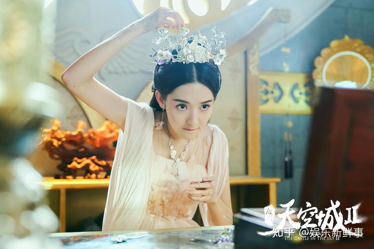 王玉雯坐拥羽皇衣帽间 造型多变娇俏灵动王玉雯在剧中的古装造型可谓