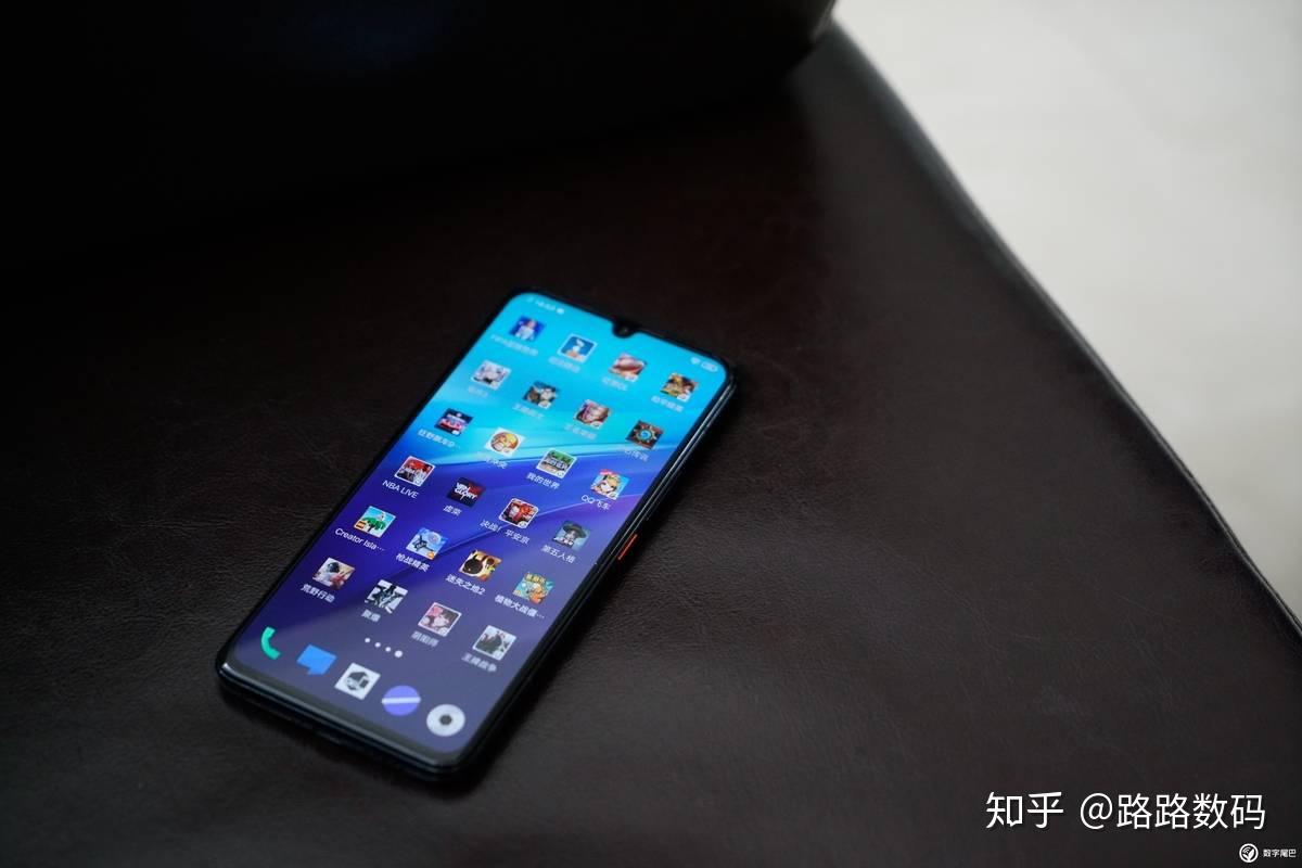 7%;内置屏幕指纹识别方案,官方称指纹感应面积增加了