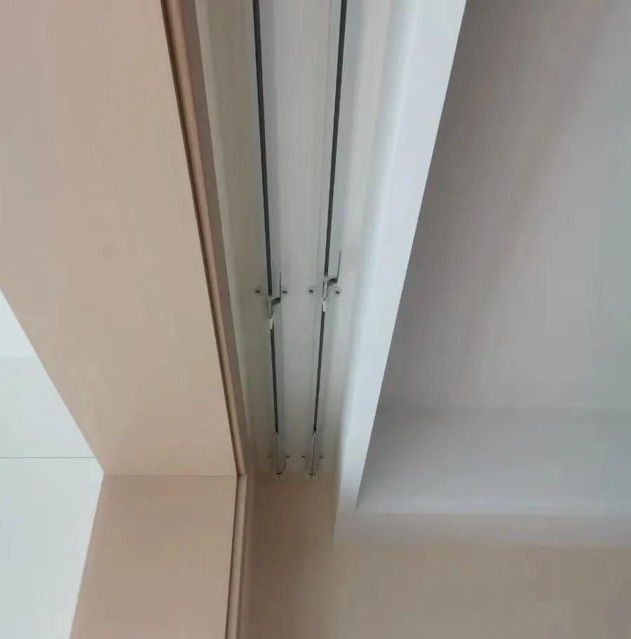 有钱做个窗帘盒吧