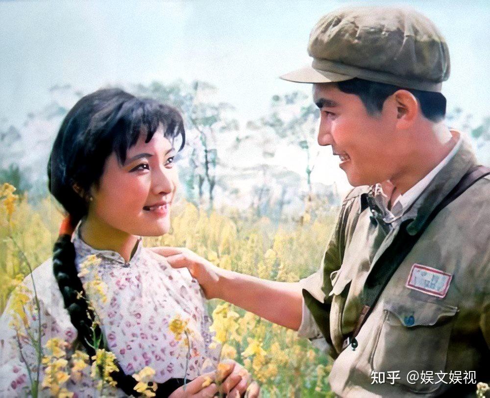被誉为"报晓中国电影春天的一朵小花" 的这部电影横空出世